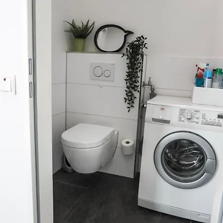 Neu Gebautes Mit Sonnenterasse In Der Naehe Vom Siebengebirge & Bonn *