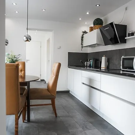 Neu Gebautes Mit Sonnenterasse In Der Naehe Vom Siebengebirge & Bonn Apartmán Königswinter