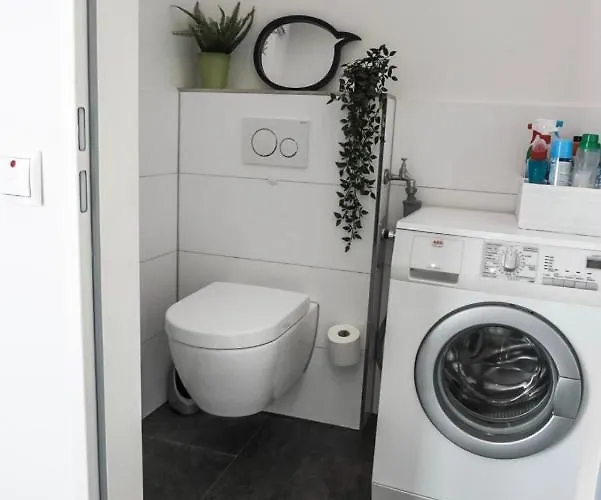 Neu Gebautes Mit Sonnenterasse In Der Naehe Vom Siebengebirge & Bonn *